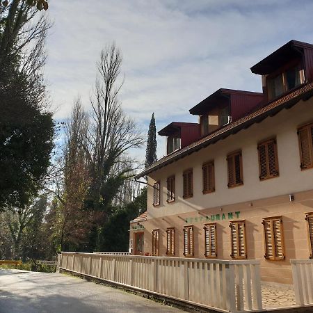 Hotel Roski Slap Drnis Exterior photo