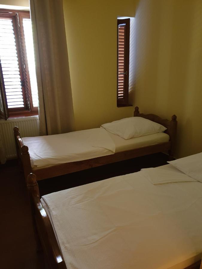 Hotel Roski Slap Drnis Exterior photo